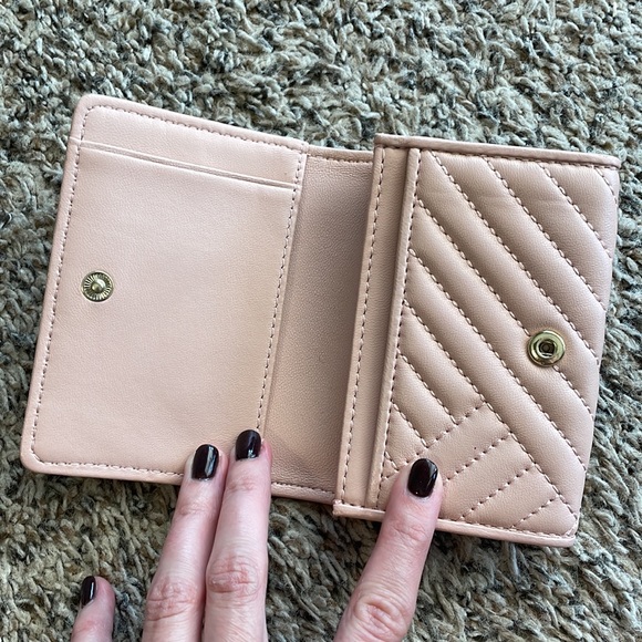 Tory Burch Alexa Mini Wallet - Picture 3 of 4